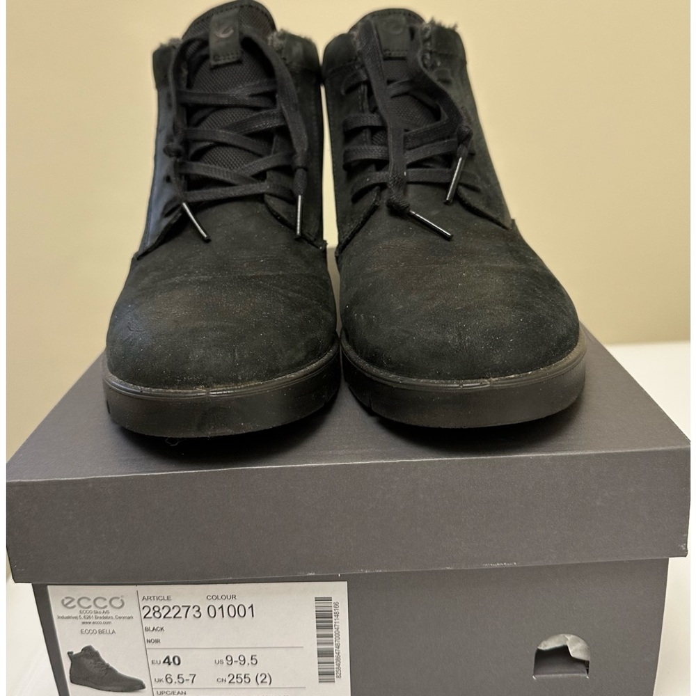 WOMEN’S ECCO BLACK  ANKLE BOOTS
LIKE NEW! ECCO BELLA, TIE, LINED EU 40